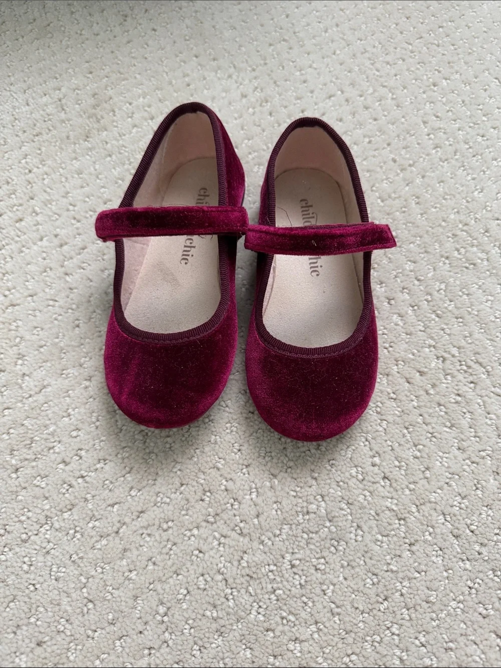 Girls Velvet Mary Jane Dress Shoes in Burgundy - Charming Chic